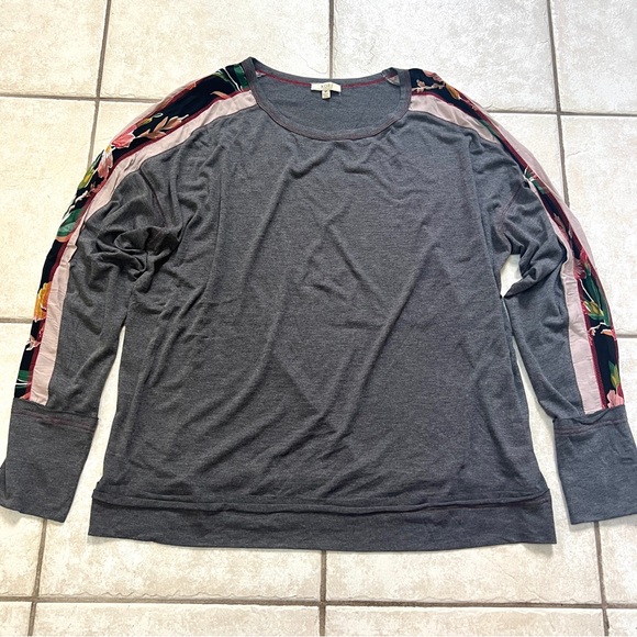 Kori America Long Sleeve Grey Top w/ Patterned Sleeves - Picture 3 of 11